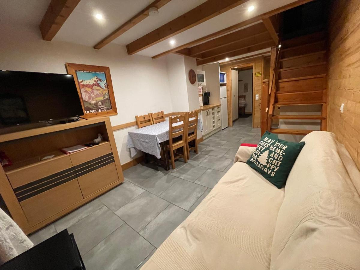 L Alpin Bel Appartement Avec Terrasse Dans Vieille Ferme De Montagne Renovee レ・ゾル エクステリア 写真